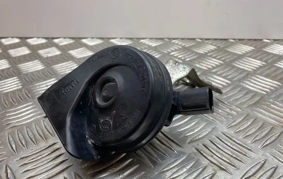 Volkswagen PASSAT B8 Horn signal 5Q0951223 3G0951182