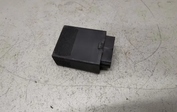 Mercedes-Benz Vito Viano W638 Coolant fan relay 0165452432