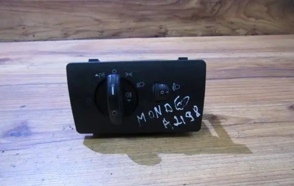 Ford Mondeo Mk III Light switch 1s7t13a024cb 04052721