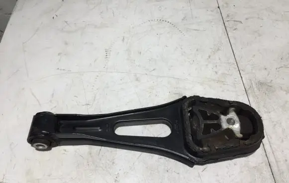 Ford Transit Custom Engine mount bracket BK216P082AE