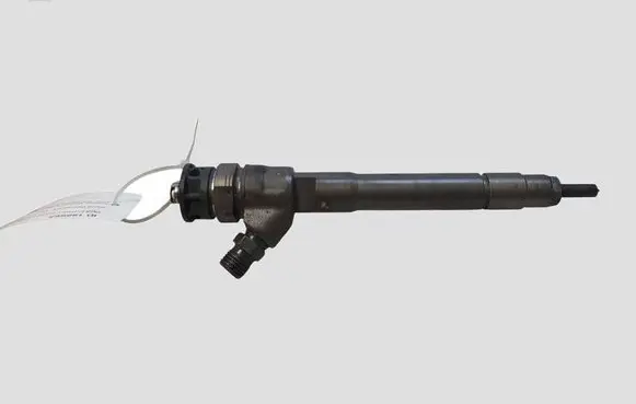 Nissan Qashqai Fuel injector 0445110546