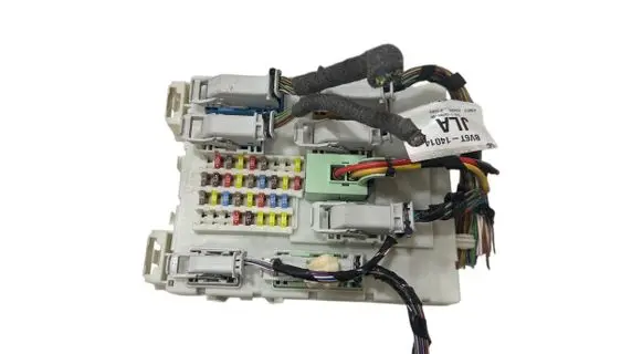 Ford Focus Fuse module BV6N14A073FP 00090180 51945L55L