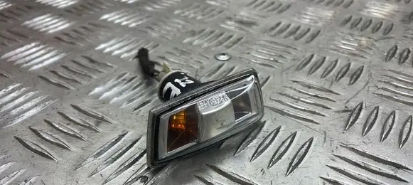 Opel Astra H Front fender indicator light 13131298