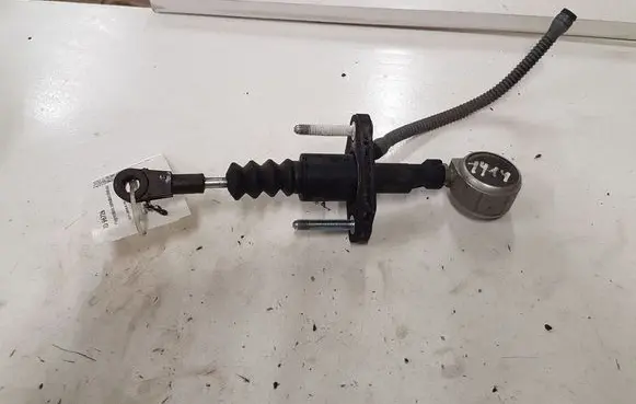 Opel Zafira A Clutch master cylinder 90581565