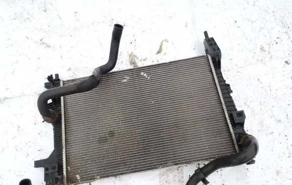 Ford Focus Coolant radiator bv618005bb bv61-8005-bb