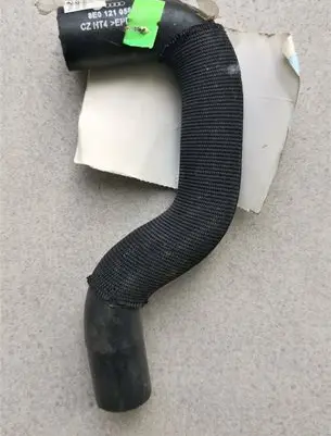 Audi A4 S4 B6 8E 8H Engine coolant pipe/hose 8E0121058