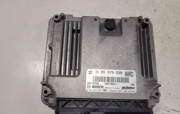 Opel Insignia A Engine control unit/module 5557353900RD 55573560 0281015774