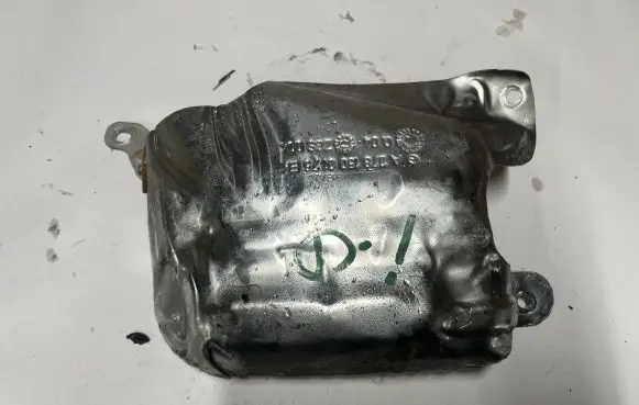Mercedes-Benz CLS C218 X218 Heat shield in engine bay A2781500175