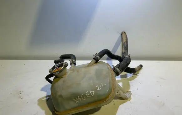Coolant expansion tank/reservoir
