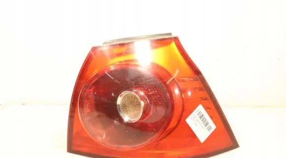 Volkswagen Golf V Rear/tail lights E401192