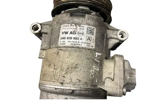 Volkswagen Golf VI Air conditioning (A/C) compressor (pump) 5Q0820803A 01140562