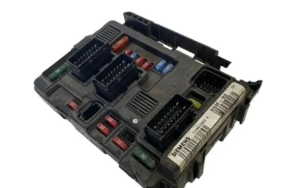 Peugeot Partner Fuse box set 9643498980 T118470002