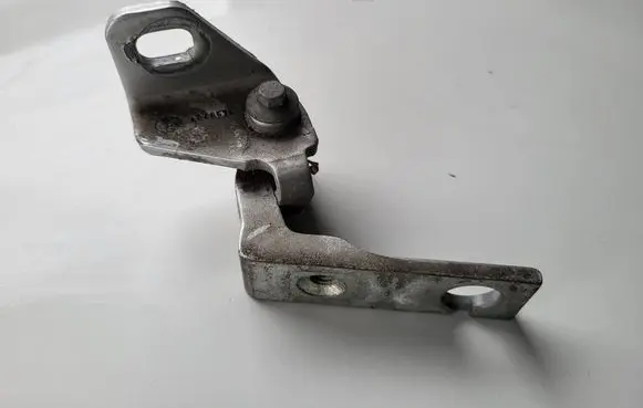 Ford S-MAX Front door lower hinge 