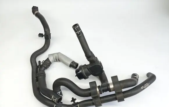 Porsche Cayenne (92A) Engine coolant pipe/hose 7P0121156K