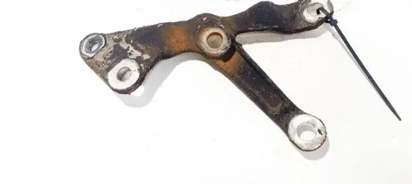 Honda Civic Engine mounting bracket