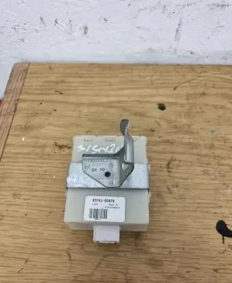 Toyota Avensis T250 Door control unit/module 8974105070