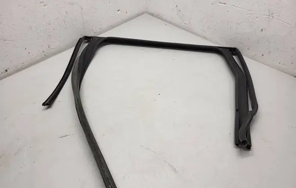 Volvo XC60 Rubber seal rear door window/glass 31352215