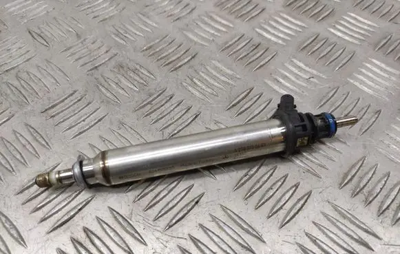Mercedes-Benz B W246 W242 Fuel injector A2780700687