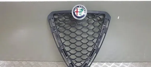 Alfa Romeo Stelvio Front grill 156108638