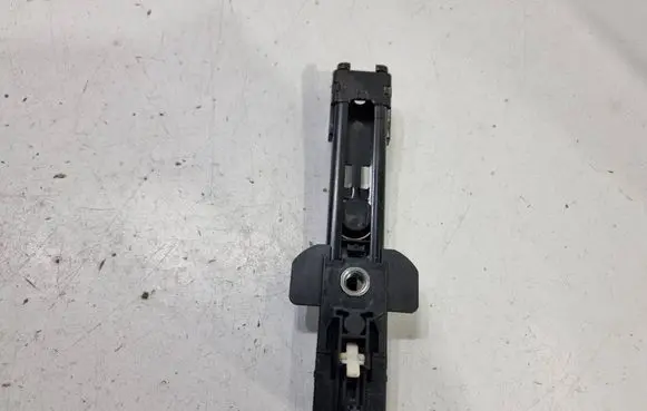 Audi Q7 4L Seat belt adjustment motor 8E0857833G