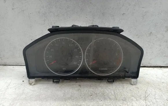 Volvo V70 Speedometer (instrument cluster) 31343328AA