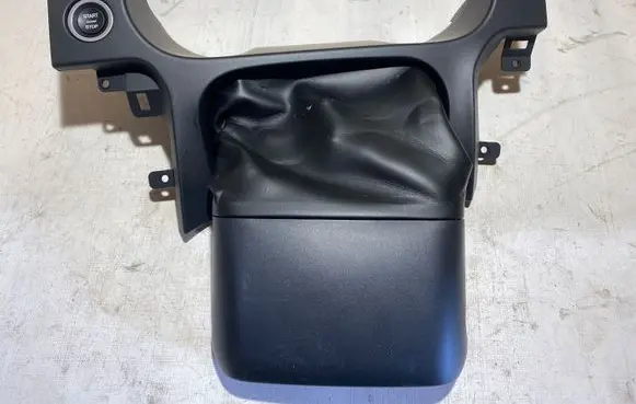 Land Rover Discovery Sport Steering wheel column trim BJ323F902AB RKU004