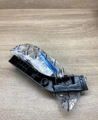 Hyundai i30 Front bumper mounting bracket 865142L000