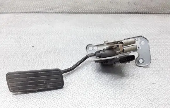 Subaru Outback Accelerator throttle pedal 1988000121