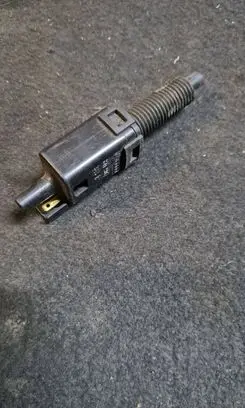 Volkswagen PASSAT B5 Brake pedal sensor switch 343B 811907