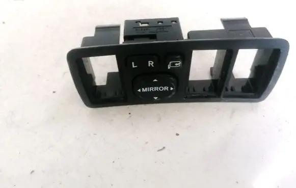 Toyota Avensis T250 Wing mirror switch 183575