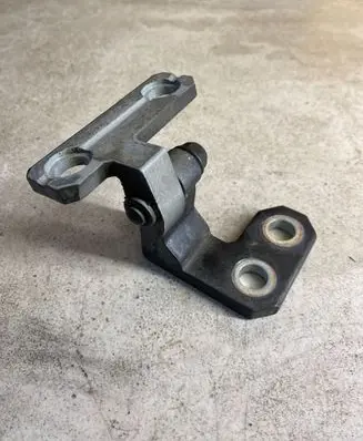 Volkswagen Phaeton Front door upper hinge 3D4831401