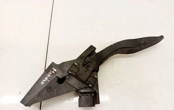 Ford Mondeo Mk III Accelerator throttle pedal 2S719F836CA