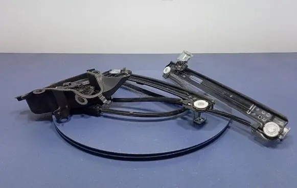 Seat Ibiza IV (6J,6P) Front door window regulator with motor 6R0959801AJ