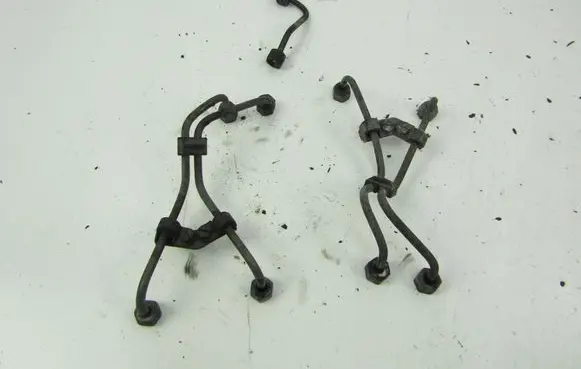 Opel Astra H Fuel injector supply line/pipe 