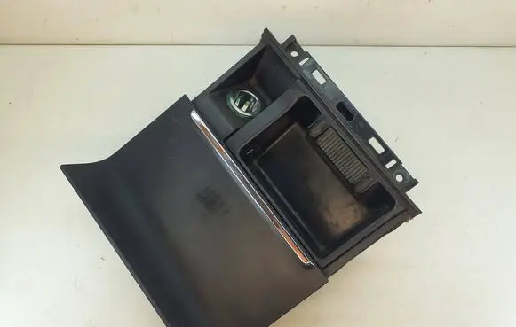 Skoda Superb B6 (3T) Car ashtray 3T0857962A 7964980 4Z0898016