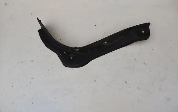 BMW 4 F36 Gran coupe Rear/tail light trim molding 7474490 18331210 BBP228202