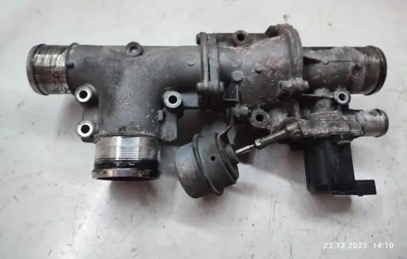 Jaguar XF X250 EGR valve 1043806S02