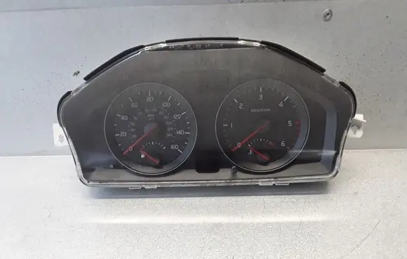 Volvo S40 Speedometer (instrument cluster) 30765316