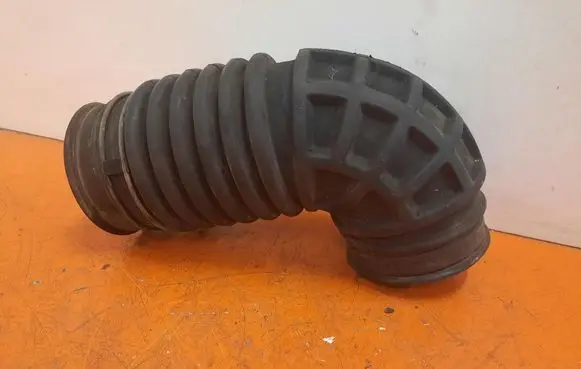 Nissan Navara D40 Intake resonator 