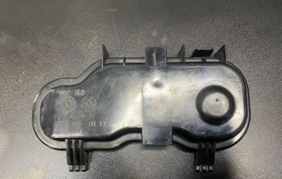Audi A3 S3 8L Headlight/headlamp dust cover 15390100