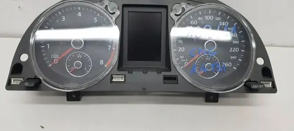Volkswagen PASSAT B7 Speedometer (instrument cluster) A2C53219792