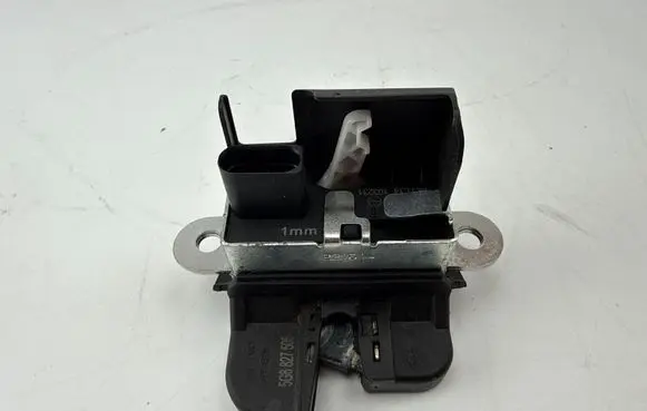 Volkswagen Golf VII Tailgate/trunk/boot lock/catch/latch 5G6827505