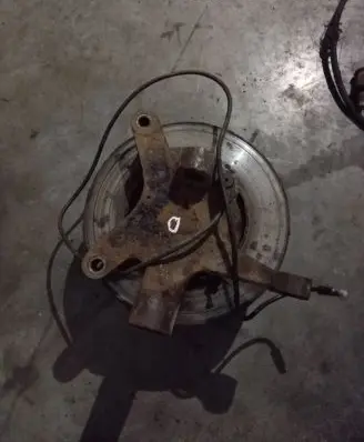 Iveco Daily 35.8 - 9 Front wheel hub spindle knuckle