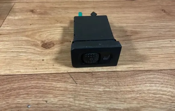 Volkswagen Golf IV Seat heating switch 1J0963563B