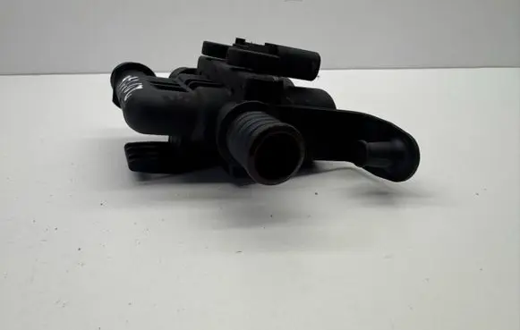 BMW 5 E60 E61 Coolant heater control valve 6931708 041116 1147412181