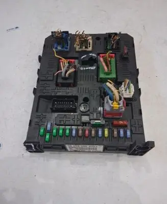 Citroen C4 III e-C4 Comfort/convenience module 966405908001