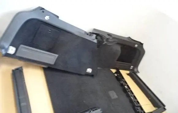 Volkswagen PASSAT B6 Trunk/boot side trim panel 