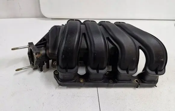 Toyota Avensis T250 Intake manifold 2900307609