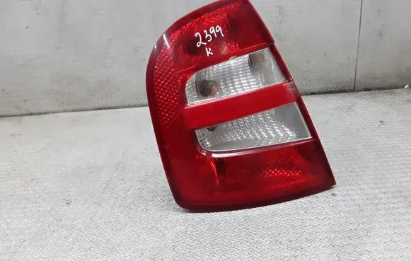 Skoda Fabia Mk1 (6Y) Rear/tail lights 6Y6945111B