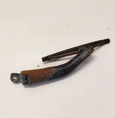 Volvo V70 Headlight wiper blade 